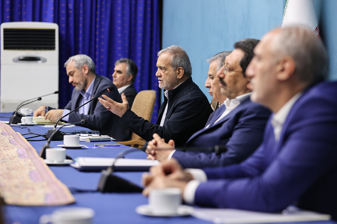 پزشکیان: از کمک بخش خصوصی برای اصلاحات اقتصادی استقبال و حمایت می‌کنیم