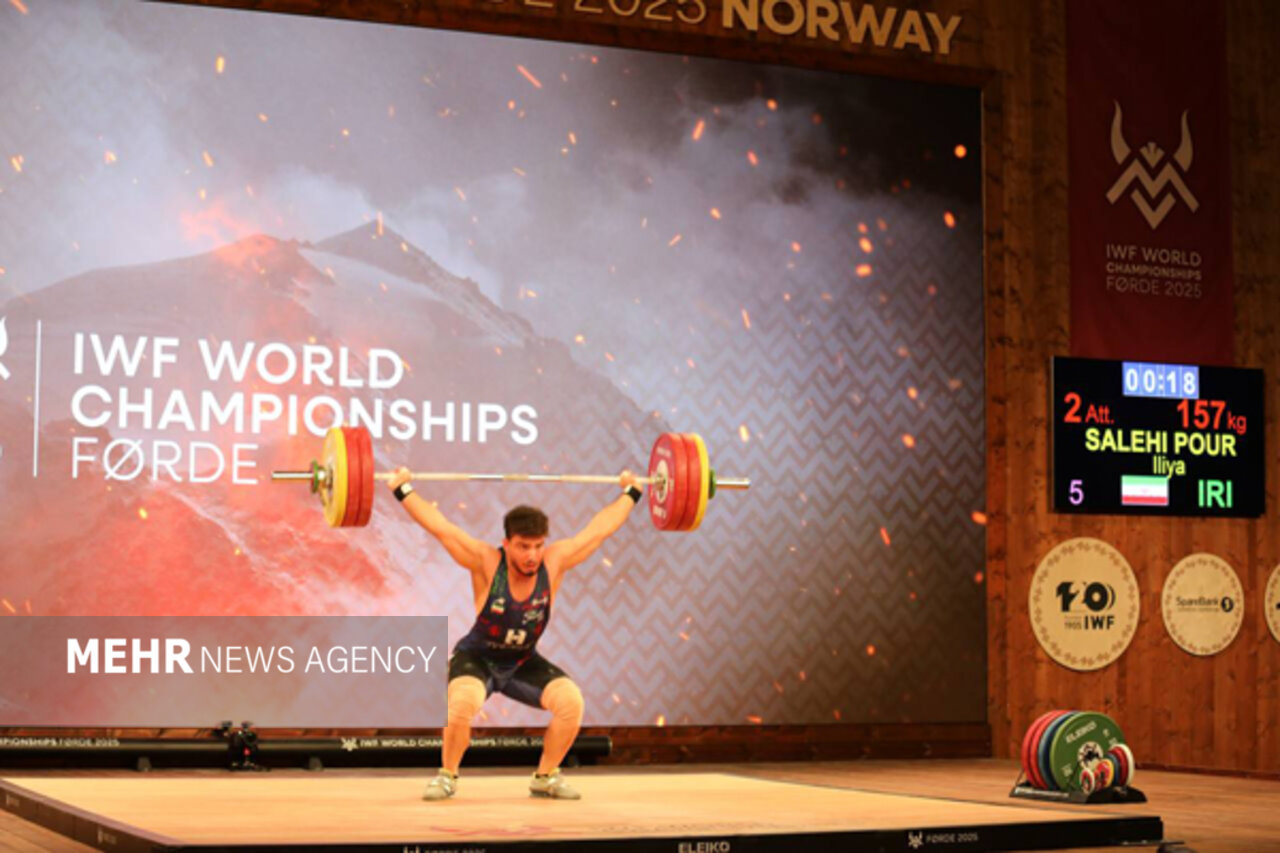 چشم امید به مدالآوری وزنهبرداری در جهان؛ خوشحالی در روزهای پایانی