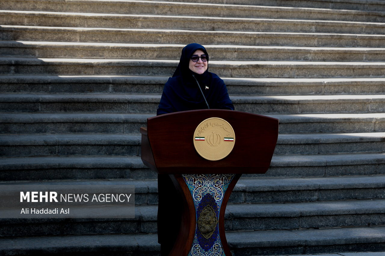 گزارش مهاجرانی از جلسه هیئت دولت؛ از سفرهای وزرا تا سکوهای معاملات طلا